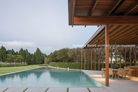 casa gcp - fazenda boa vista bernardes arquitetura