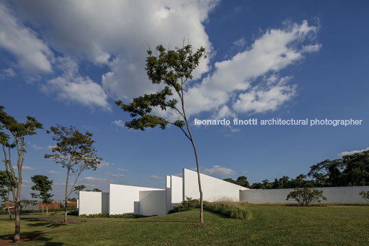 spa fasano - fazenda boa vista isay weinfeld