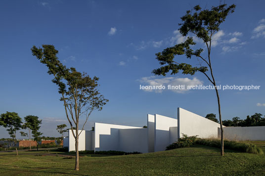 spa fasano - fazenda boa vista isay weinfeld