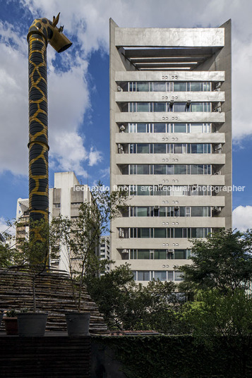 casa bola Eduardo Longo