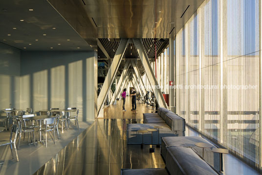 body tech - iguatemi isay weinfeld