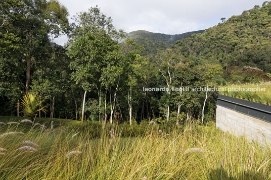 casa jg miguel pinto guimarães