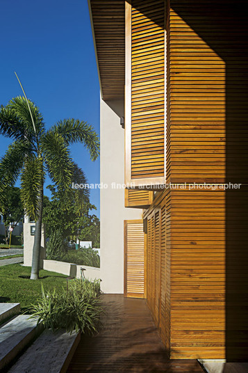 casa ra bernardes arquitetura