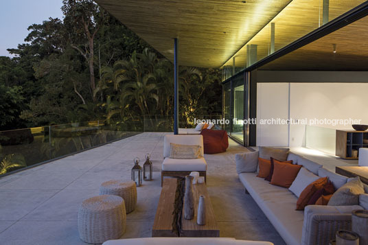 casa delta - são pedro bernardes arquitetura