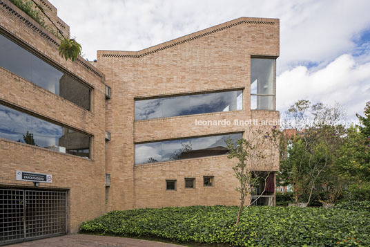 edificio de posgrados ciencias humanas un rogelio salmona