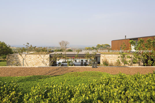 casa rsc - fazenda boa vista jacobsen arquitetura