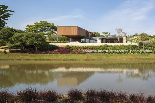 casa rsc - fazenda boa vista jacobsen arquitetura