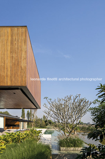 casa rsc - fazenda boa vista jacobsen arquitetura