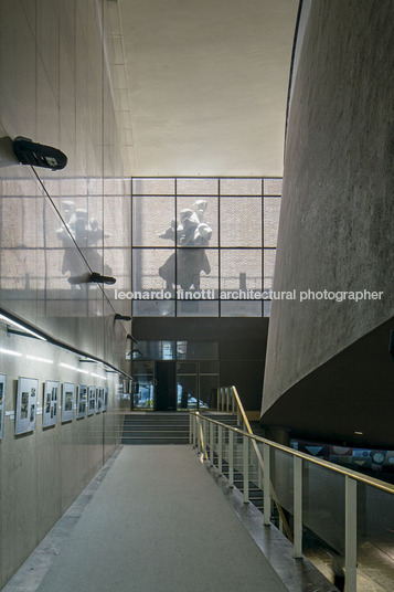 teatro y centro cultural san martín mario roberto álvarez