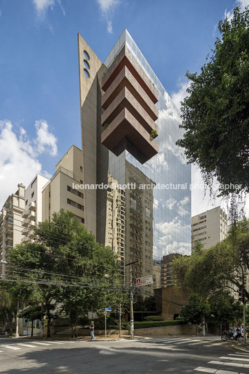 edifício antares isay weinfeld