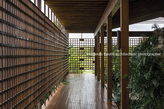 casa jca bernardes arquitetura