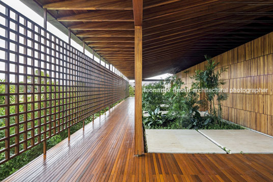 casa jca bernardes arquitetura