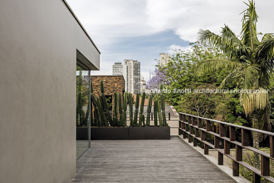 house on atlantica avenue estudio campana