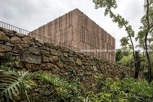 galeria claudia andujar - inhotim arquitetos associados