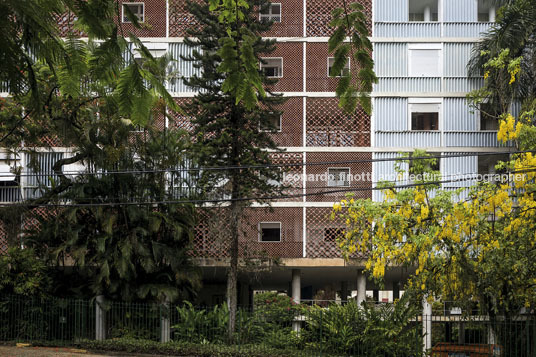 three buildings at guinle park lucio costa