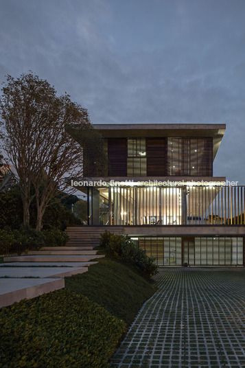 bravos house jobim carlevaro arquitetos