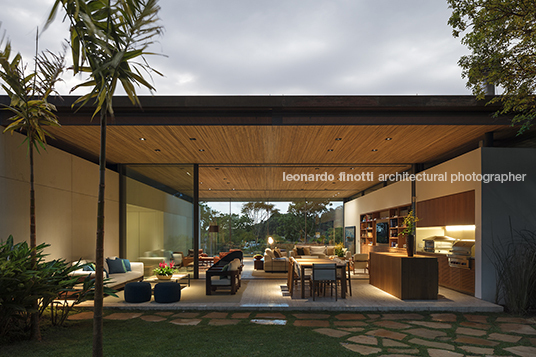 casa bp bernardes arquitetura