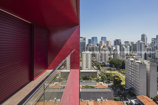 edifício triplo isay weinfeld