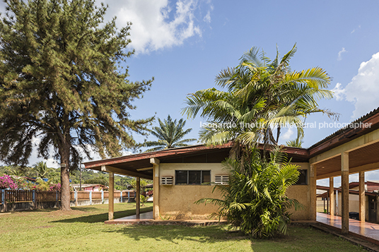 escola serra do navio oswaldo bratke