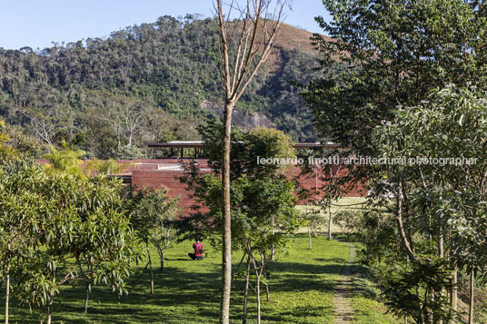 casa terra bernardes arquitetura