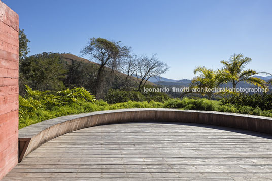 casa terra bernardes arquitetura