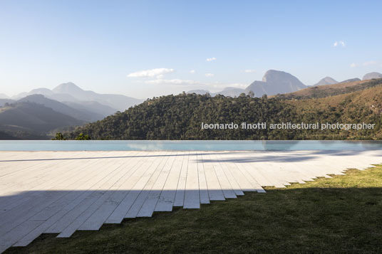 casa terra bernardes arquitetura