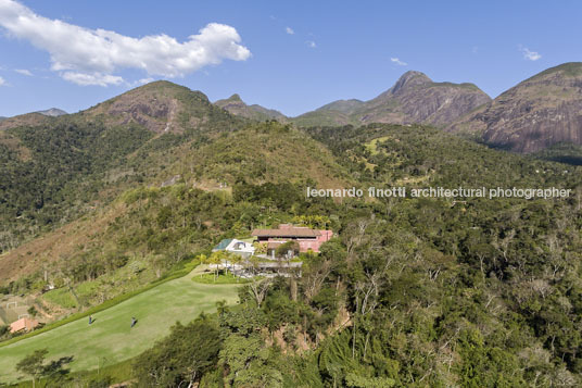 casa terra bernardes arquitetura