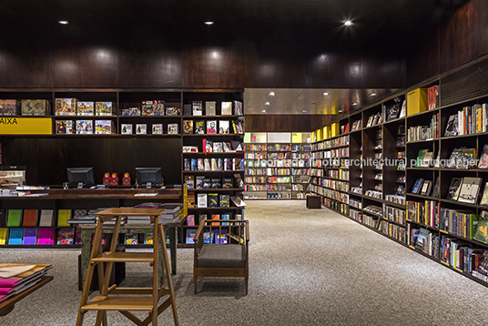 livraria da vila - aurora shopping isay weinfeld