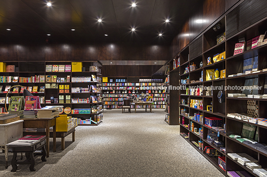 livraria da vila - aurora shopping isay weinfeld