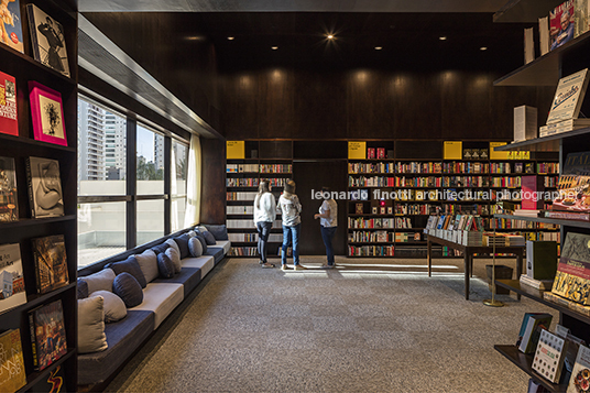 livraria da vila - aurora shopping isay weinfeld