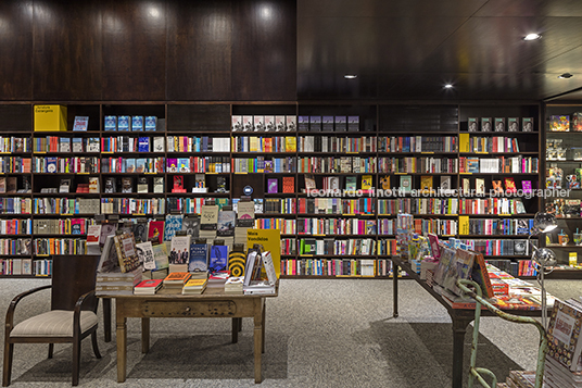 livraria da vila - aurora shopping isay weinfeld