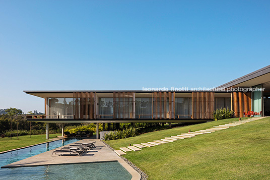 casa rrm - fazenda boa vista bernardes arquitetura