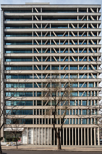 edificio manantiales izquierdo lehmann