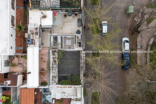 house in parque battle carlos arcos