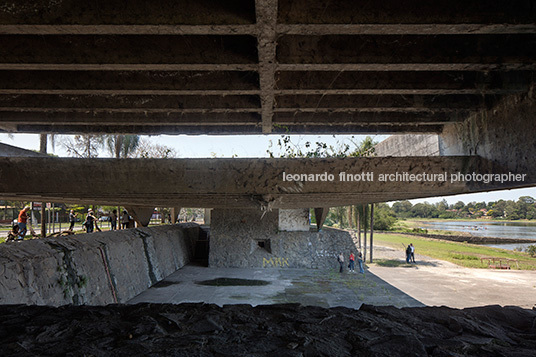 garagem de barcos santa paula vilanova artigas