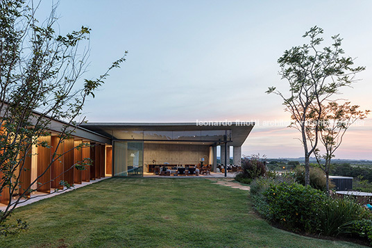 casa origami - fazenda boa vista bernardes arquitetura