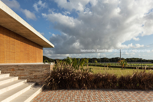 bonfim house felipe bezerra