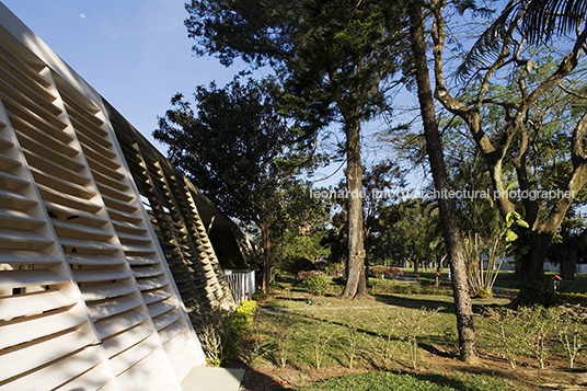 h-10 category officials residences at ita oscar niemeyer