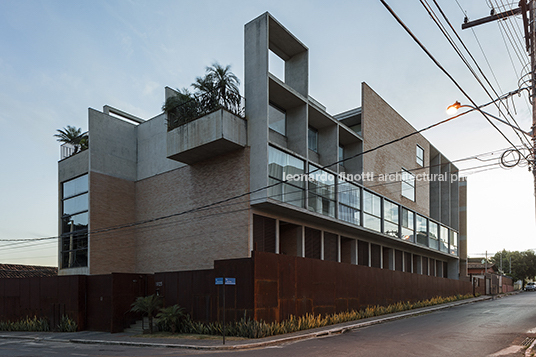 ouro preto studios arquitetos associados