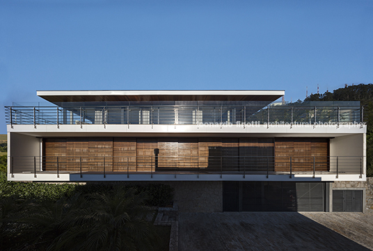 wn house jobim carlevaro arquitetos