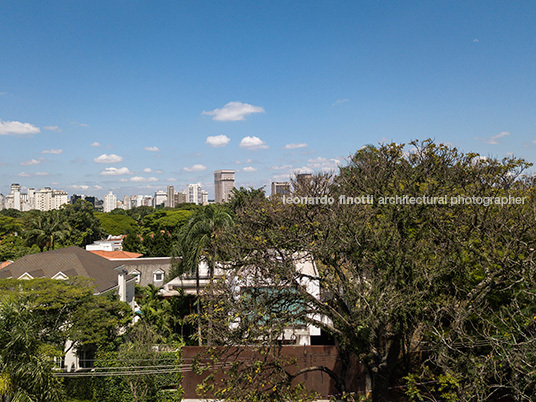 lp residence reinach mendonça