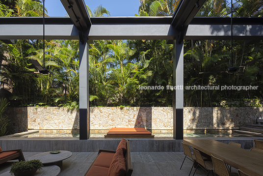 casa abk bernardes arquitetura