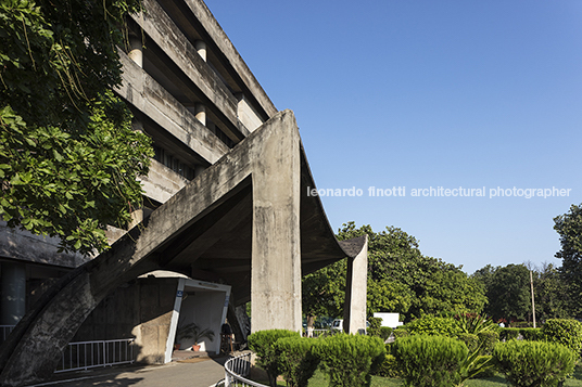 panjab university administrative office pierre jeanneret