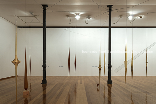 artur lescher: suspensão - estação pinacoteca camila bechelany