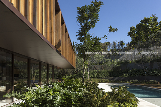 casa cwn bernardes arquitetura