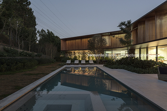 casa cwn bernardes arquitetura