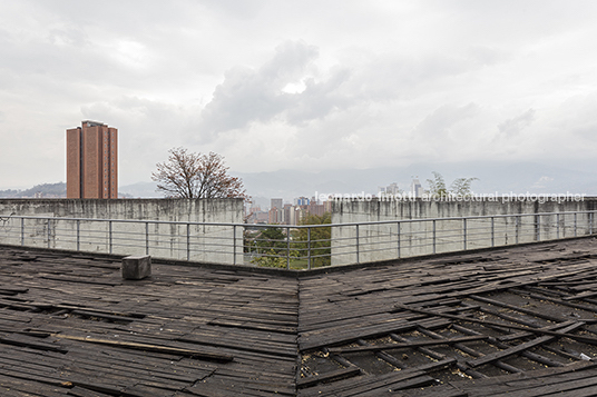 parque biblioteca león de grieff giancarlo mazzanti