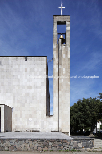 capilla del calvario luis barragán