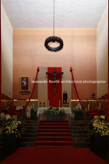 capilla del calvario luis barragán