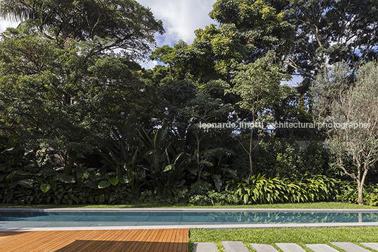 casa eb bernardes arquitetura